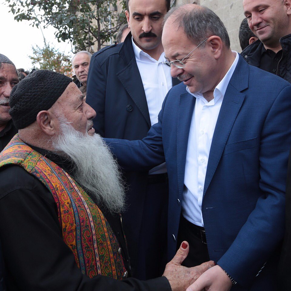 Şehrimizin renkli simalarından Hacı Hayati Malacı amca ile Cuma Namazı sonrası sohbet ettik ve dualarını aldık.