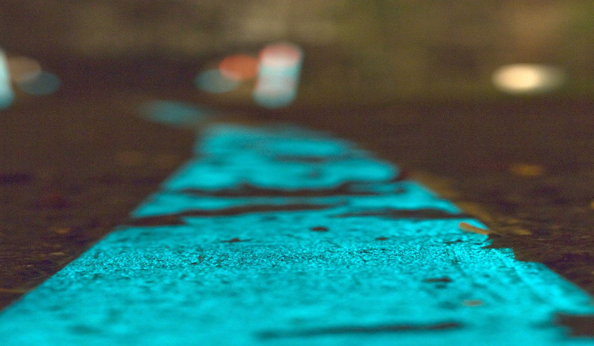 Rotterdam test glow-in-the-dark belijning fietspad Langepad @KralingseBos. Sprookjesachtig! bit.ly/1P9QGDy