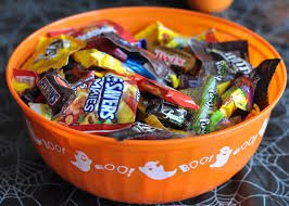 CUServiceCenter's tweet photo. What's your favorite #Halloween candy? #TrickOrTreat #HappyHalloween https://t.co/Y9FvqsGAum