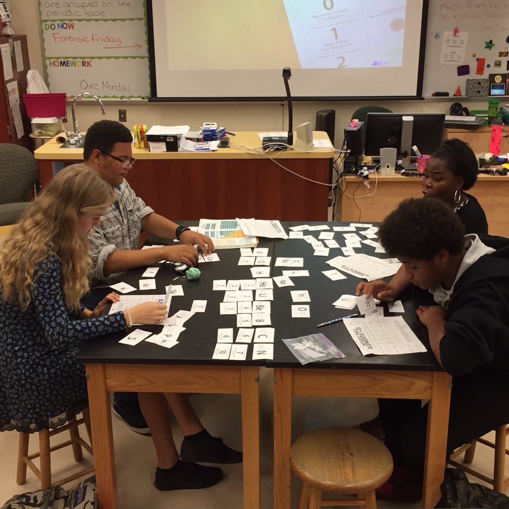CobraAP_Greene's tweet photo. 8th grade science students building a periodic table. #MrsGreenescienceclass #BRCMS #cobraslovescience https://t.co/m4CqZaqavx