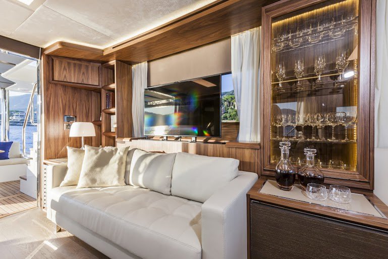 AbsoluteNA's tweet image. Next up is the #luxurious #64Fly with designer grade #decor. See this #model in 1 week at #FLIBS2015. #FlyFriday