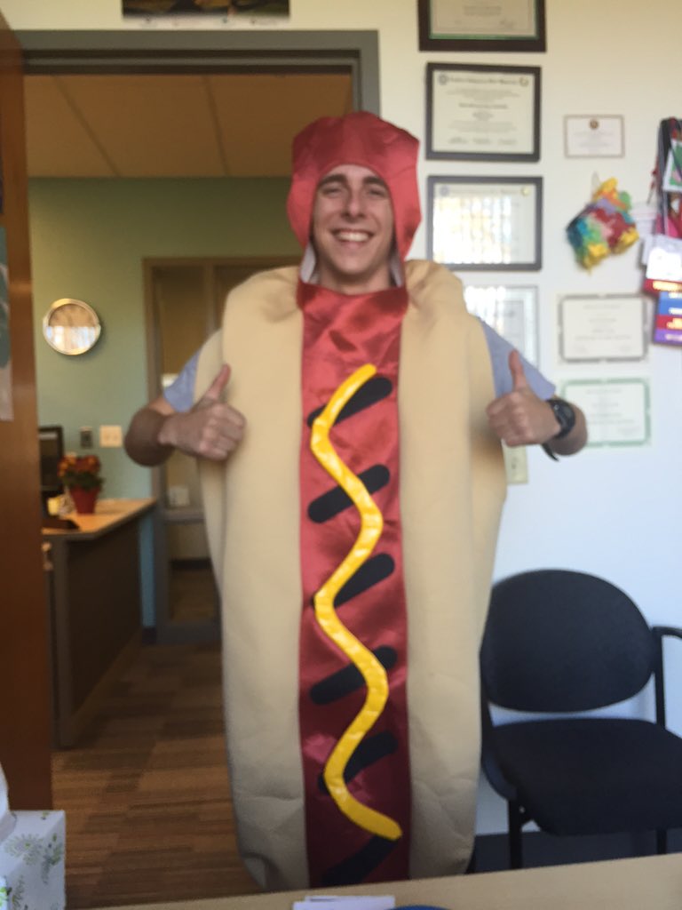 It's a great day to be a hot dog <a href="/theKEVINcicode/">Kevin Ludemann</a> 😂😂😂