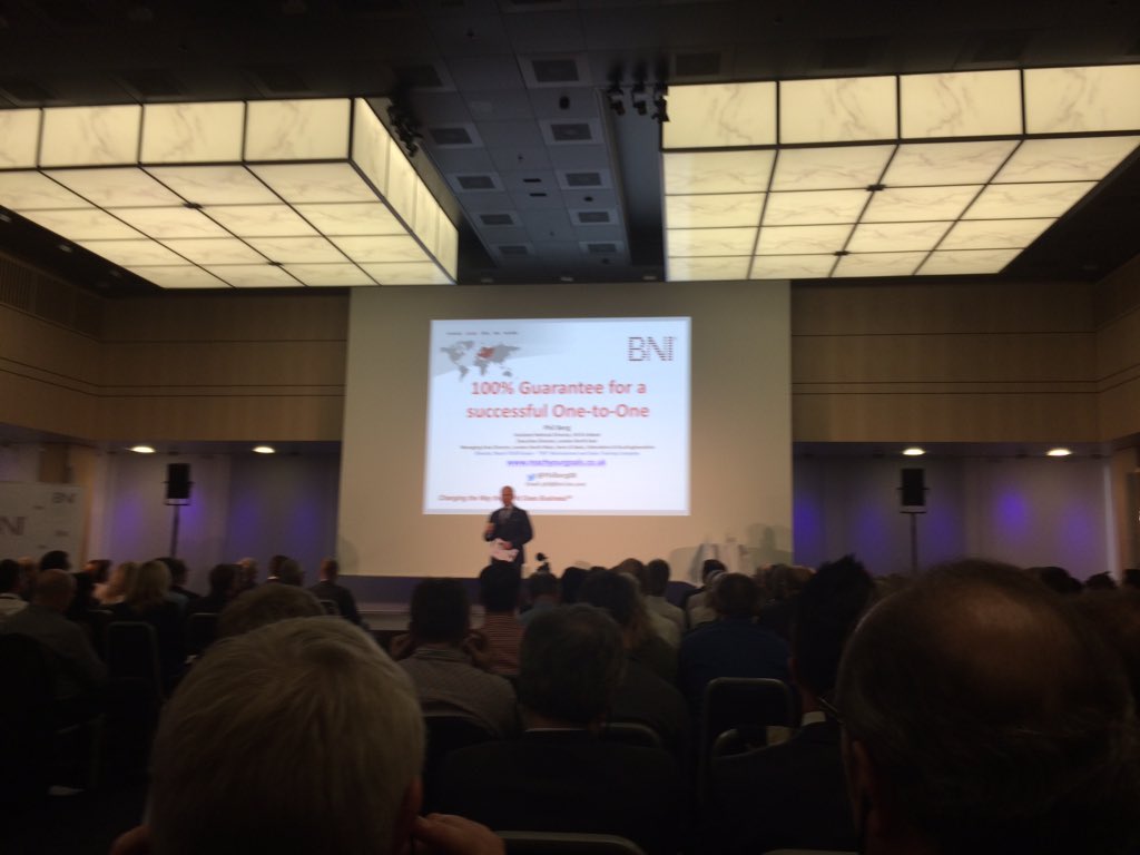 boecomp's tweet photo. #BNIch KeyNote speech von Phil Berg @Philberg88 - 100% Garantie für ein erfolgreiches One to One https://t.co/2iwrhNp9FS