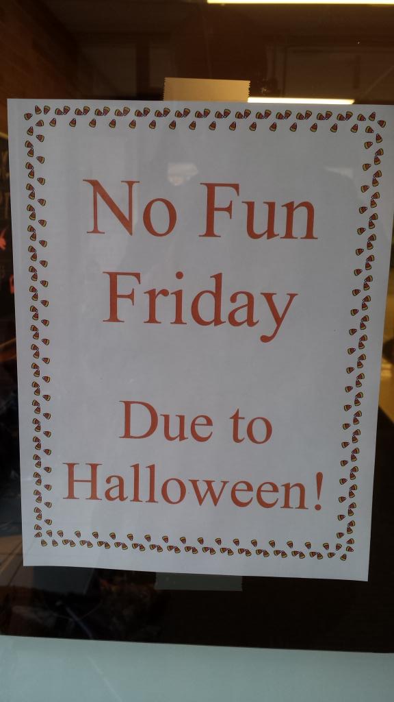 RopeMasters's tweet photo. Halloween messes with kids having fun during my show today :-) https://t.co/7Cnqt7Y3yP