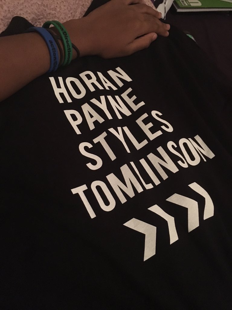 jskyeupdates's tweet photo. got the shirt and the bracelets 😊💜 #ActionDirectioners @ActionNA1D @NoControlProjec https://t.co/UBS7HUWITG