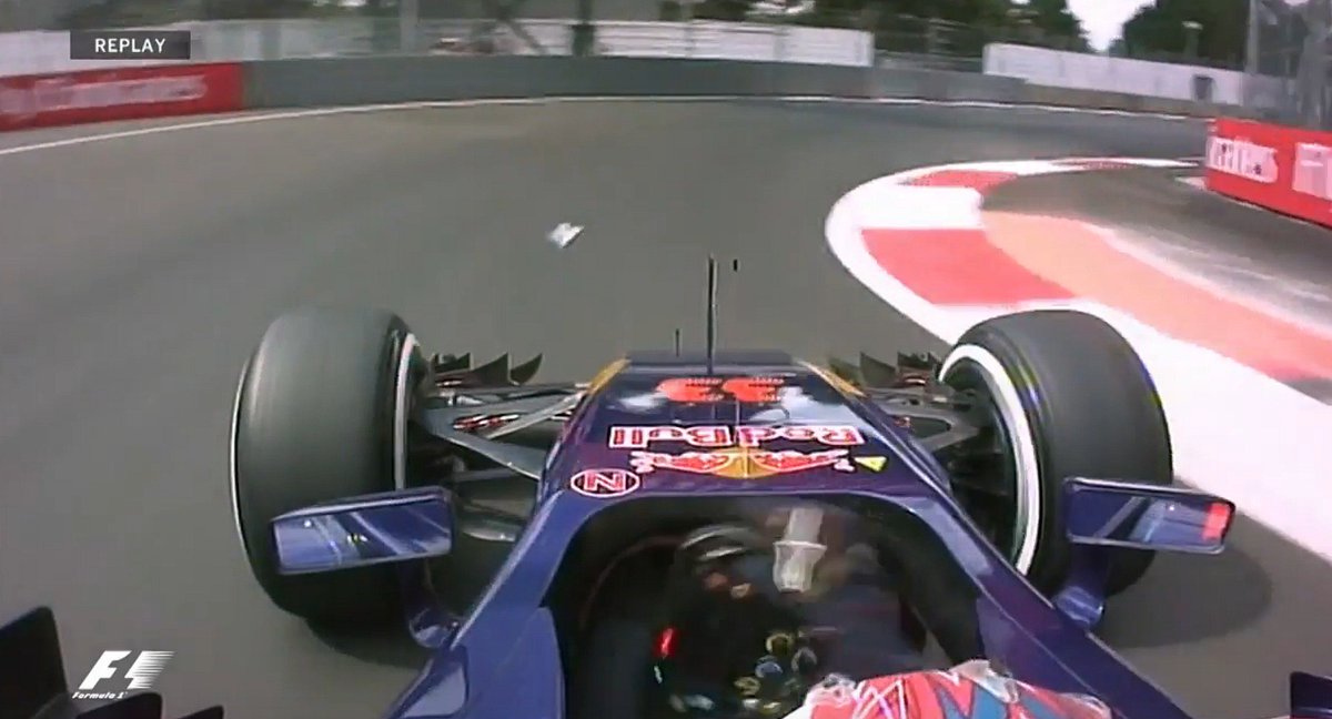 Accidentada segunda prueba del GP de México - CSl-otKUEAAKsjJ