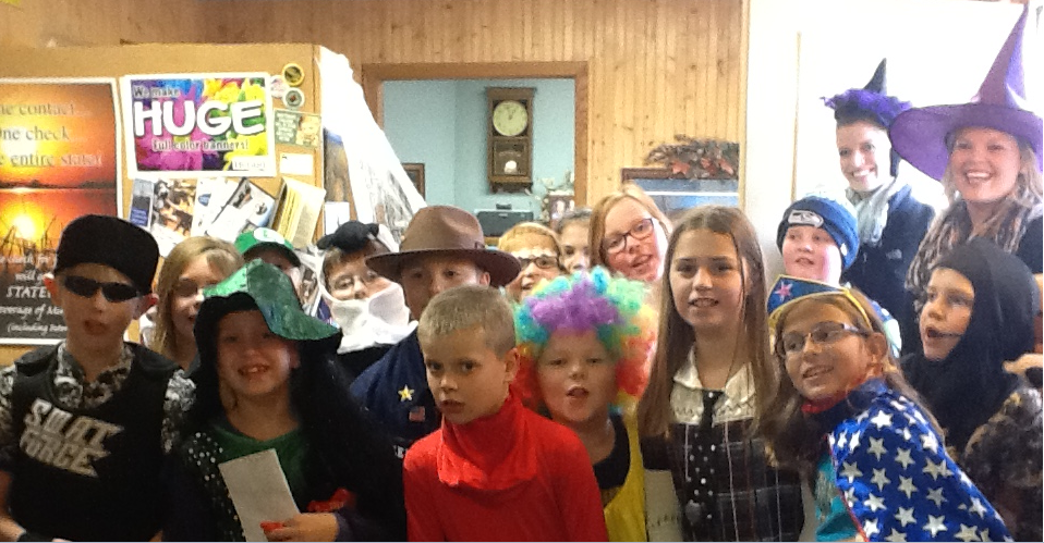 WCAElemSchools's tweet photo. Reverse Trick or Treating!  #givingback  #wcaknightpride https://t.co/XcVpelykwf