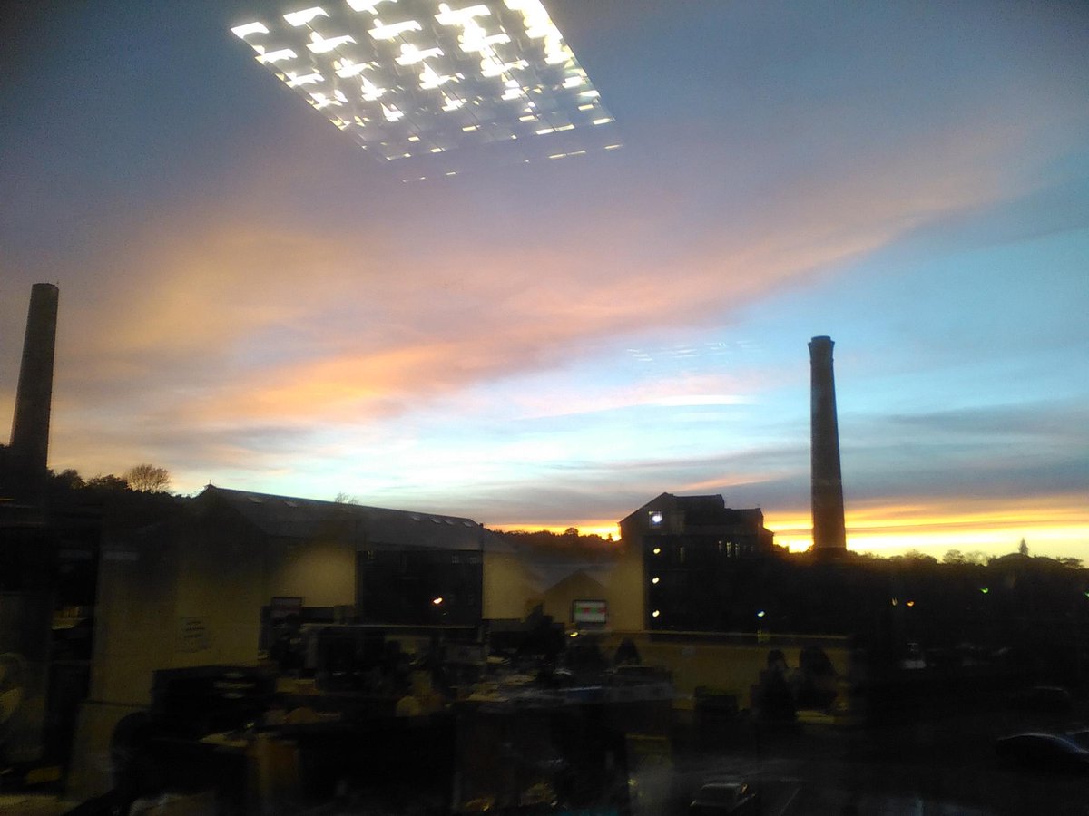 HelSingleton's tweet image. Friday slump, need to go out for a walk, spooky picture is view from window at work #dusk #lightreflections