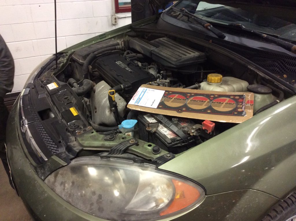 nwsstech's tweet photo. New head gasket and timing belt going in a Chev Optra. Driver abuse. #nwssTTA3C #nwssTTA4C @mskneider https://t.co/FSgLVNtF6c