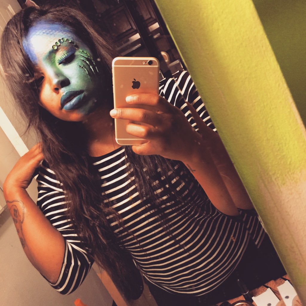 wxyZee's tweet photo. Booking for Halloween makeup today and tomorrow #mermaid #slasherface #lipsewnshut https://t.co/3B0k0ysOAS