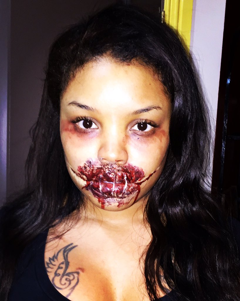 wxyZee's tweet photo. Booking for Halloween makeup today and tomorrow #mermaid #slasherface #lipsewnshut https://t.co/3B0k0ysOAS