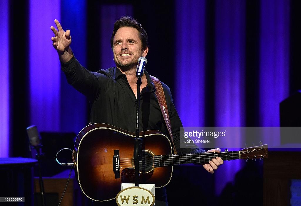 SaraNesti84's tweet image. #FreakinDeaconFriday @CharlesEsten ✩✩ #KindPerson #BigSinger