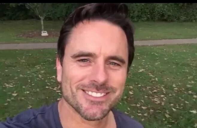 SaraNesti84's tweet image. #FreakinDeaconFriday @CharlesEsten ✩✩ #KindPerson #BigSinger