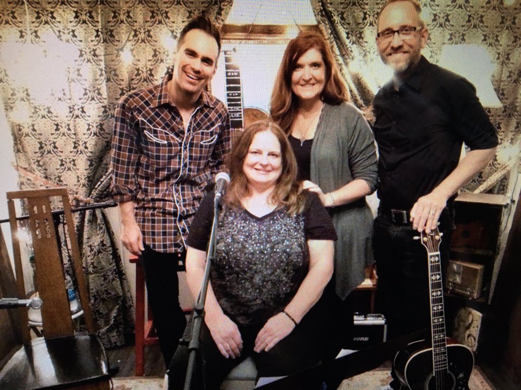 ryleesroost's tweet photo. Coming up next on @ryleesroost we have a member of the Carter family, Lorrie Carter Bennett! Stay tuned! #NASHVILLE https://t.co/hTLokjxuzl