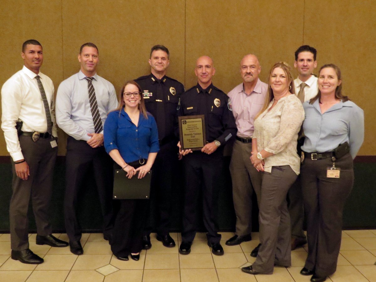 bigMdata's tweet photo. Congrats to @HollywoodFLPD for its award for implementation of the @HighPointPolice #OFDVI model. Great work all! https://t.co/8hSoVAK6hp
