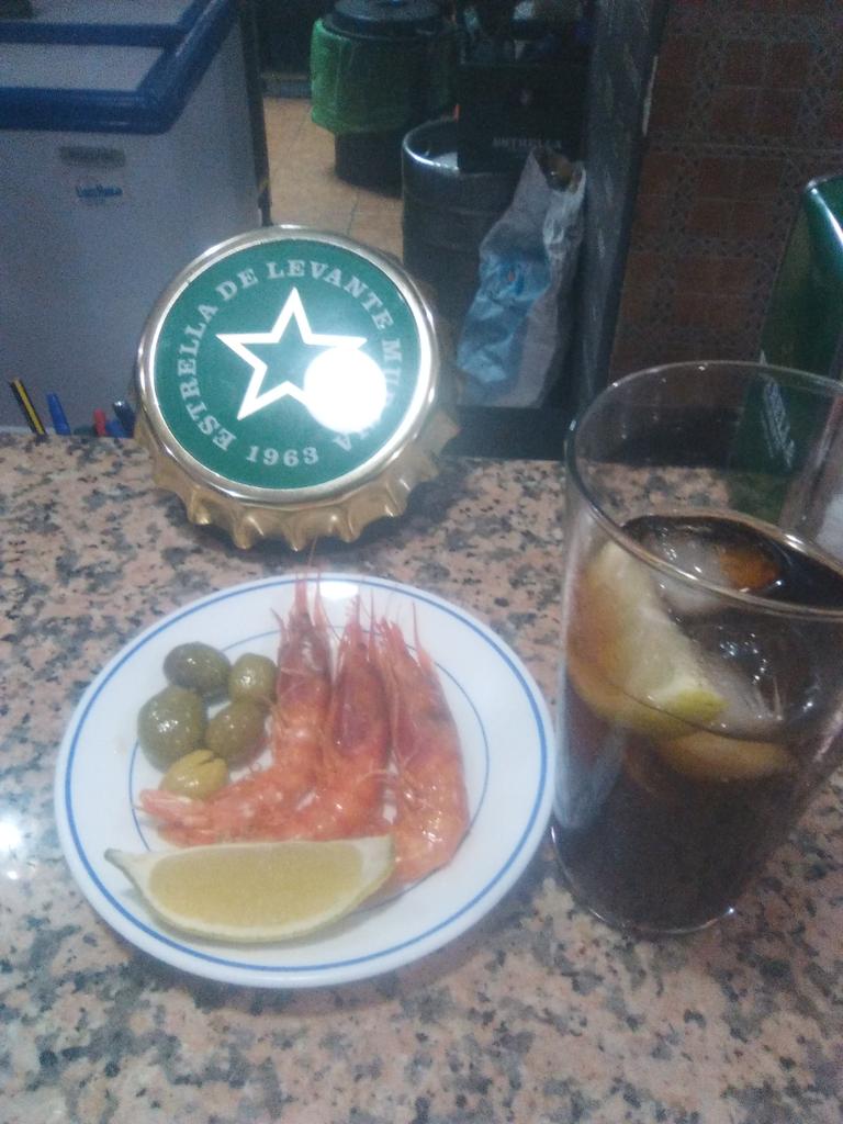 lopez20166's tweet photo. En bar avenida https://t.co/ZqByiqRtqx