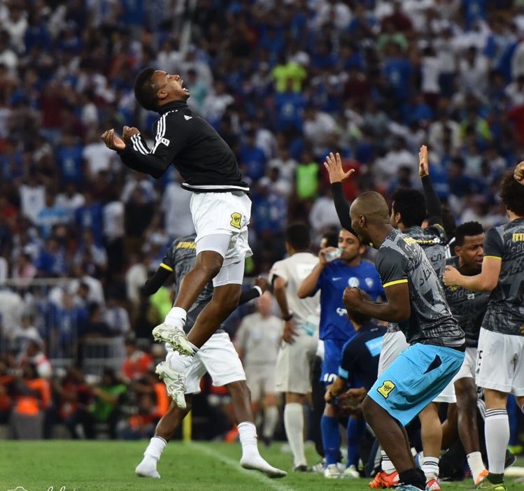 محمد نور 

هذا اللاعب طرد الهلال من كُل البطولات الممكنه ، وهزمهم في كل البطولات ! 

تاريخ نور لاتملكه أنديه !