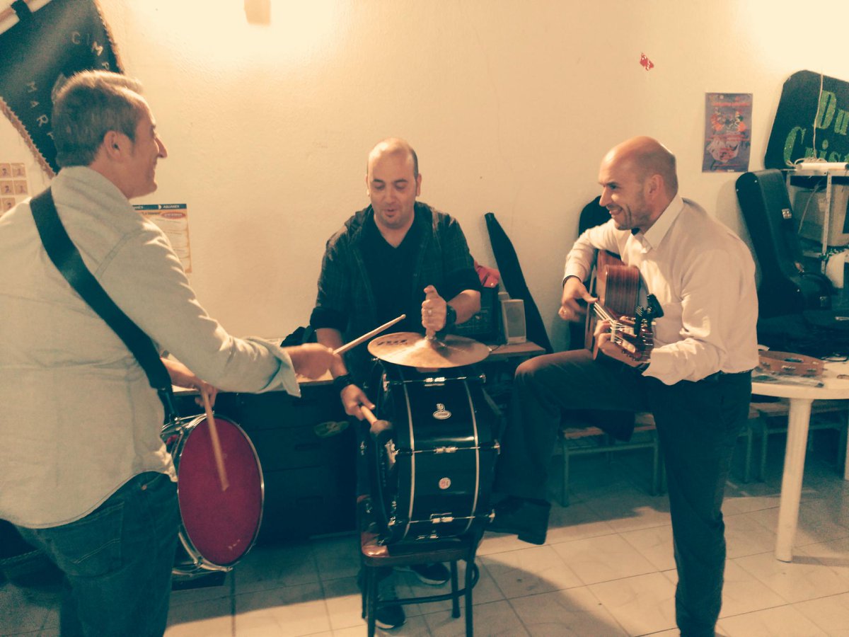 lamarara's tweet photo. Vamos al lío...y con nueva percusión y guitarras!!! #orgullomararo #coam2016 @_CarnavalMerida @CarnavalenCOPE https://t.co/JwpmoQra5Q