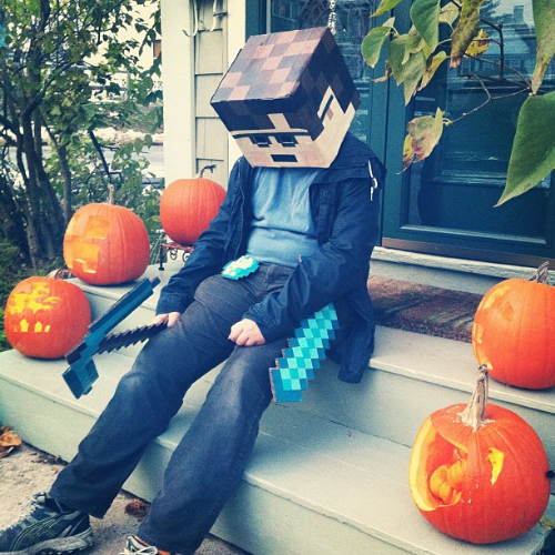 tcguerrero2112's tweet photo. #ProblemsForMonsters
Halloween comes but once a year..

@FirstAndMonday 
@HashtagRoundup https://t.co/fGMdMCPCbu