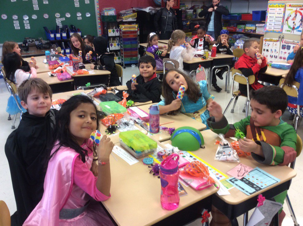 Lherman0730's tweet photo. Thank you to the PFE for the ice cream treat during our fall party! @center_dolphins https://t.co/wXWDq6AcJ1