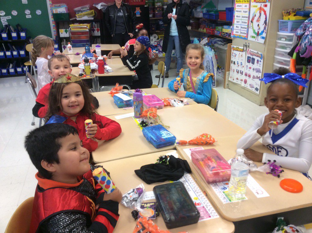 Lherman0730's tweet photo. Thank you to the PFE for the ice cream treat during our fall party! @center_dolphins https://t.co/wXWDq6AcJ1