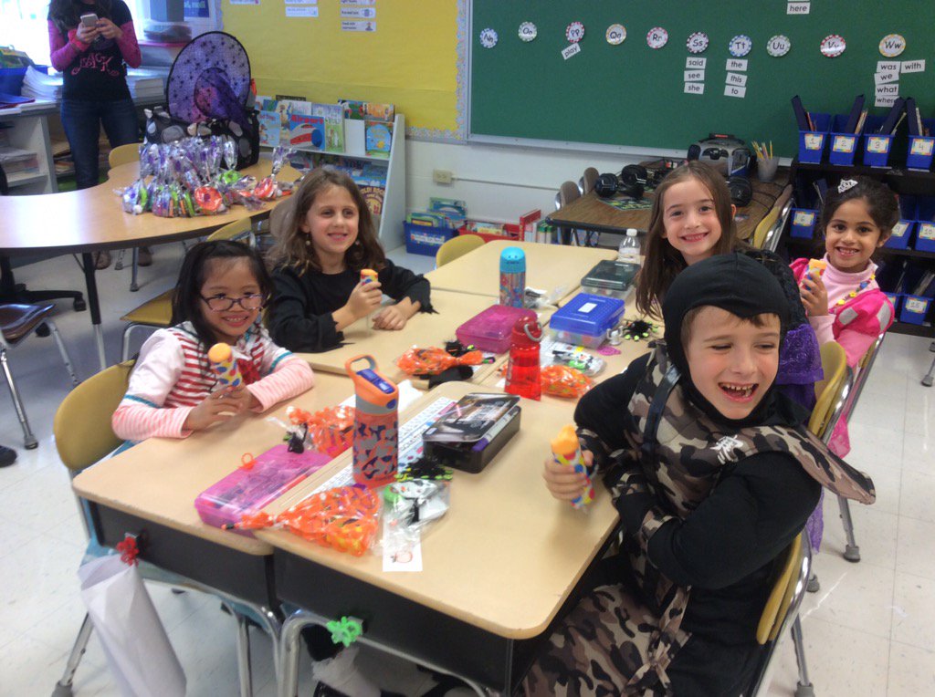 Lherman0730's tweet photo. Thank you to the PFE for the ice cream treat during our fall party! @center_dolphins https://t.co/wXWDq6AcJ1