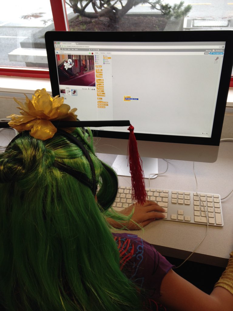 bourne_carrie's tweet photo. Session 5 "Scratching" in our Halloween costumes with @marshmallowcode @hommalibrary #sd38tech #sd38 https://t.co/qXya9hNVL7
