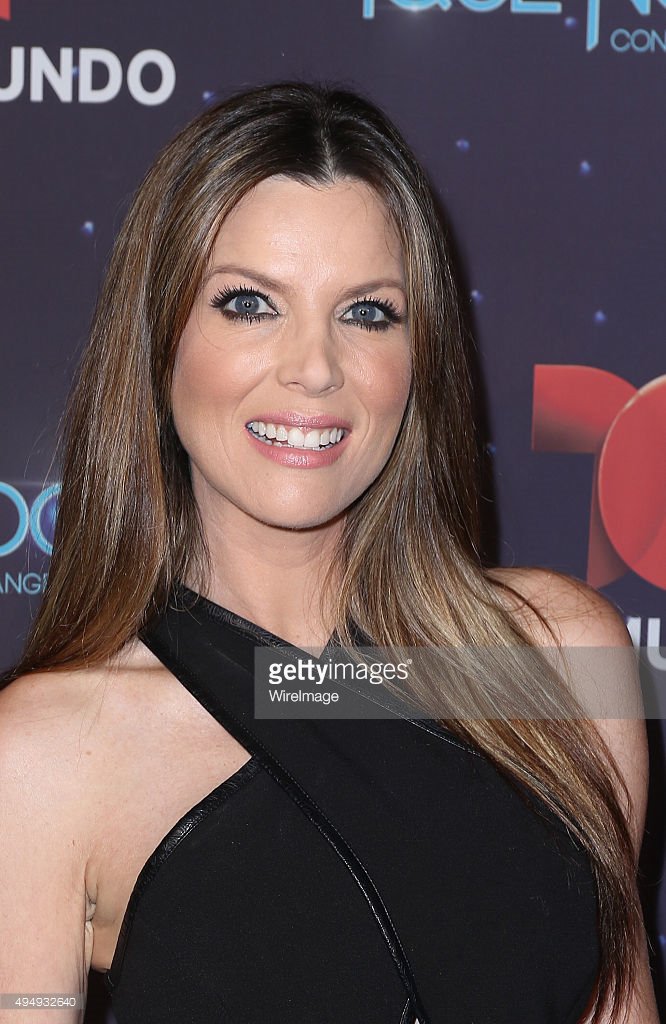 MaritzaRFanClub's tweet photo. @MaritzaRodrigue En la presentación de #QueNoche 29/10
Foto #6 https://t.co/f9tvlZhDuv