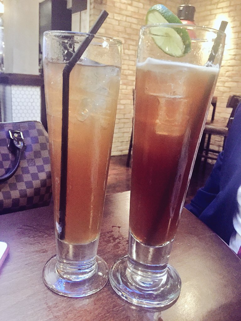 elJRobins's tweet photo. Long Island Ice Tea- the difference in being a girl and a boy being served in a cocktail bar #goingtobedrunk #friday https://t.co/FUPM2Jk1wg