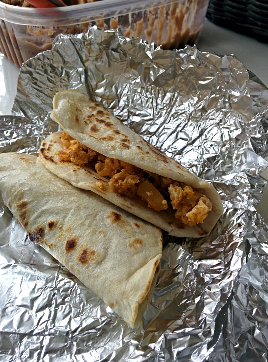 arquitecto_mc's tweet photo. Viernes de tacos!! #Tacos #Mexico #GodinezWorld #FF #Halloween #Yumers #Deli #Legant https://t.co/tmN7g304DA