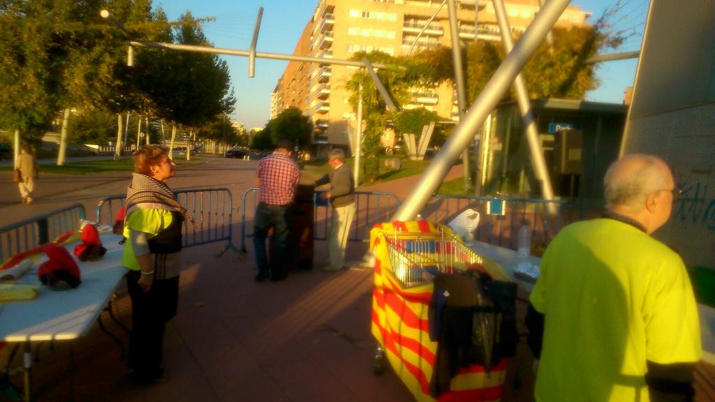 avvcappont's tweet photo. Ja comença a fer olor de castanyes. Recordeu a les 19:00h. https://t.co/AE53pFltEH