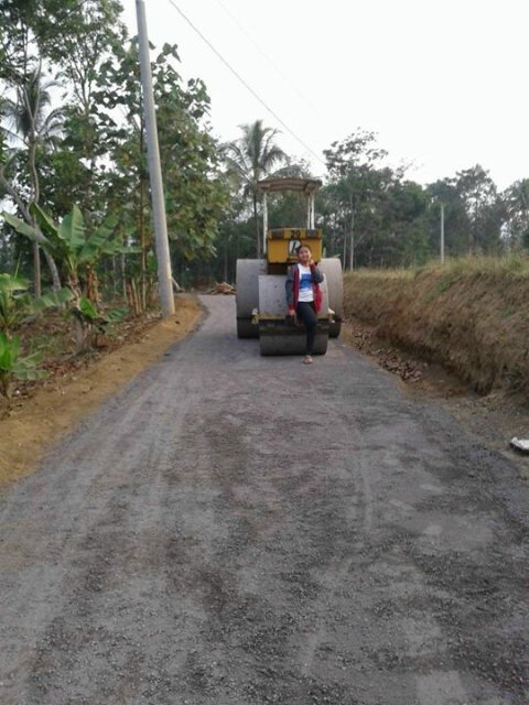 Lemburjambu's tweet photo. Syukur alhmdulilah di #lemburjambu aynamah tos di aspal kahilir oge #wanareja https://t.co/rDBdBNTBtz