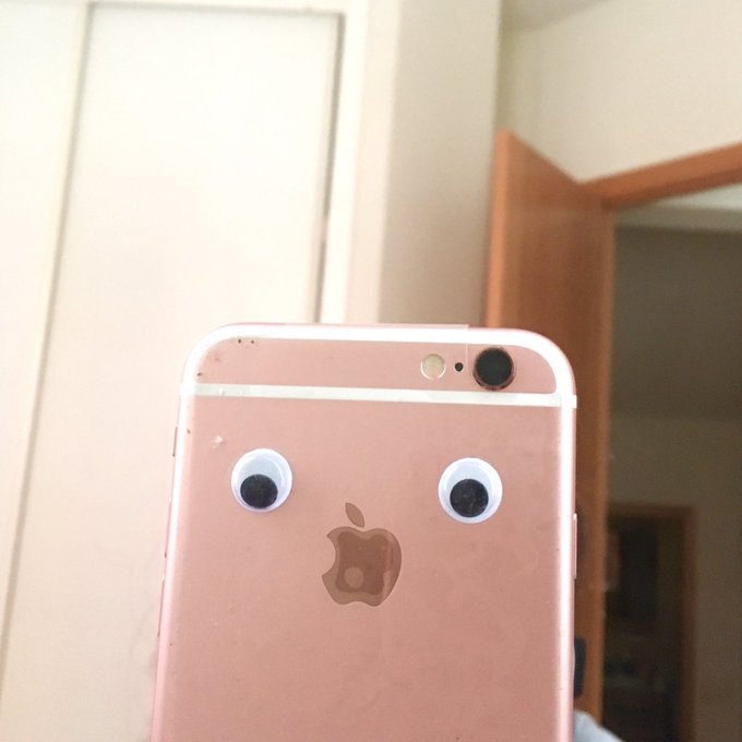 While I wait to find a phone case that I love, I become creative and silly 👀 https://t.co/ltgud4EZqz<a href="/tag/xconfessions"class="tags"><span>#xconfessions</span></a><a href="/tag/pansexuals"class="tags"><span>#pansexuals</span></a>