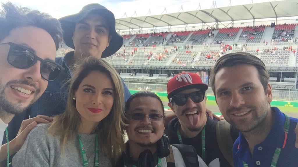 Diana_vucetich's tweet image. THE crew!! Working today with the #F1 #Formula1Mexico