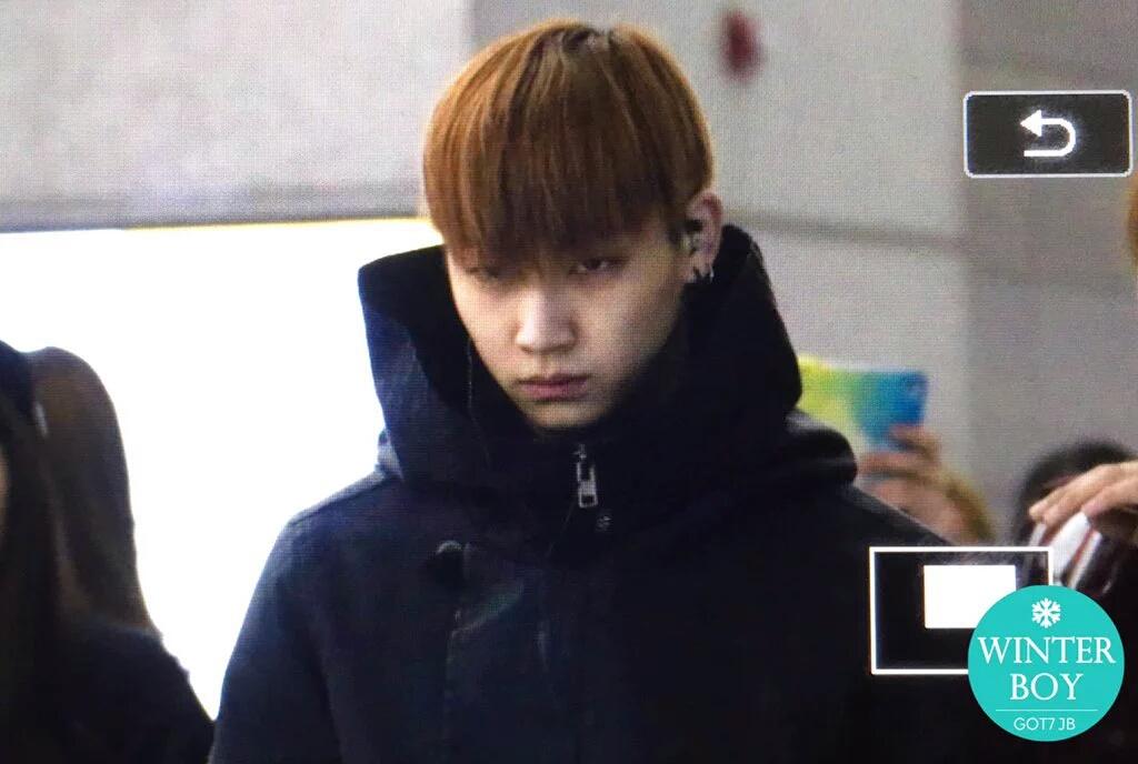 chilHD's tweet photo. The-Jacket-I-Decided-To-Wear-When-I-Am-COLD 😨❄ *pun intended*
(151030 vs 150130) #LeaderIM https://t.co/dR3vG6UYDB