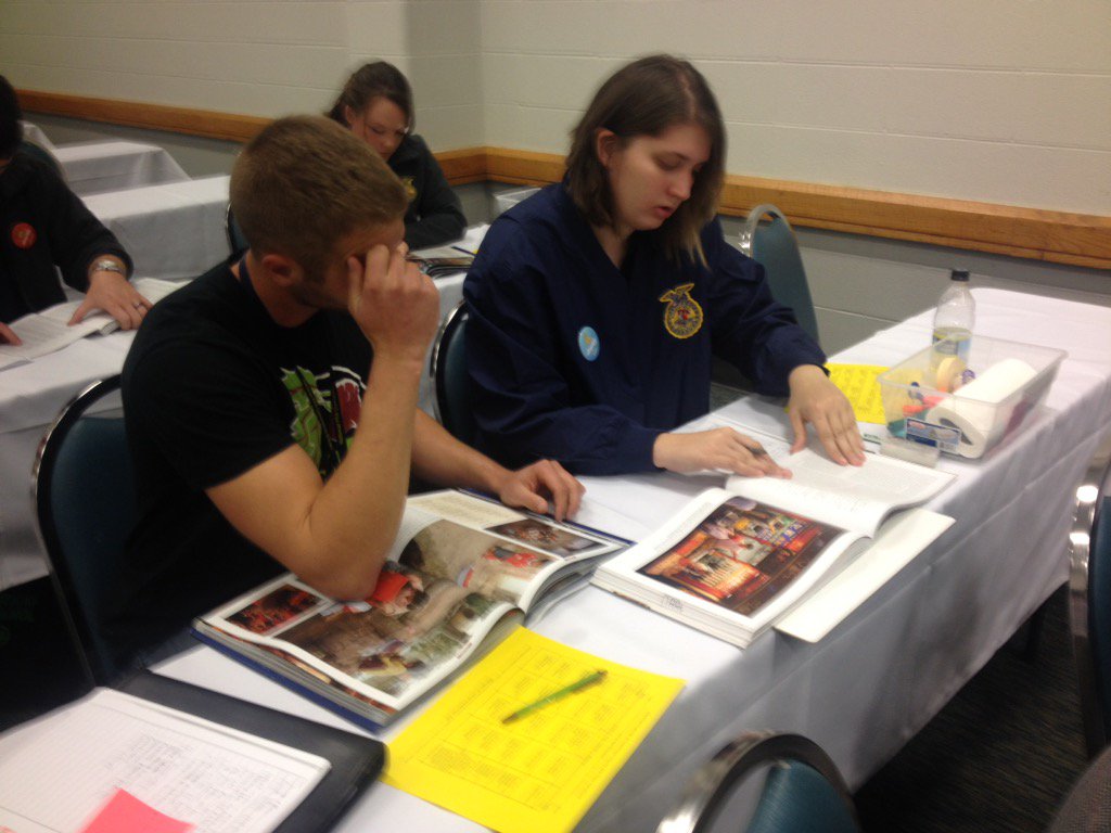 alissafsmith's tweet photo. #agedu teachers r learning abt @DuPont_News Global Food Security Index & how they can use it n their class #ffatw15 https://t.co/srvXC8C0zB