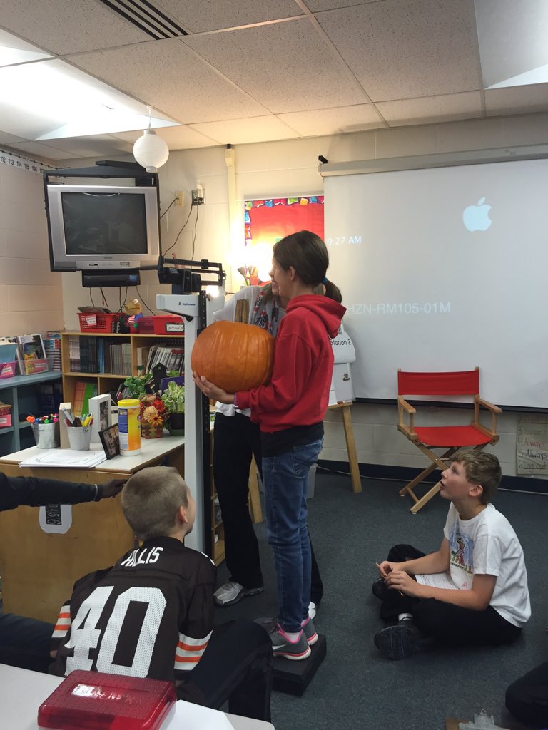 Mrs. Richard's class joined us for a morning full of pumpkin learning and exploration! <a href="/HZNElementary/">Horizon Elementary</a>
