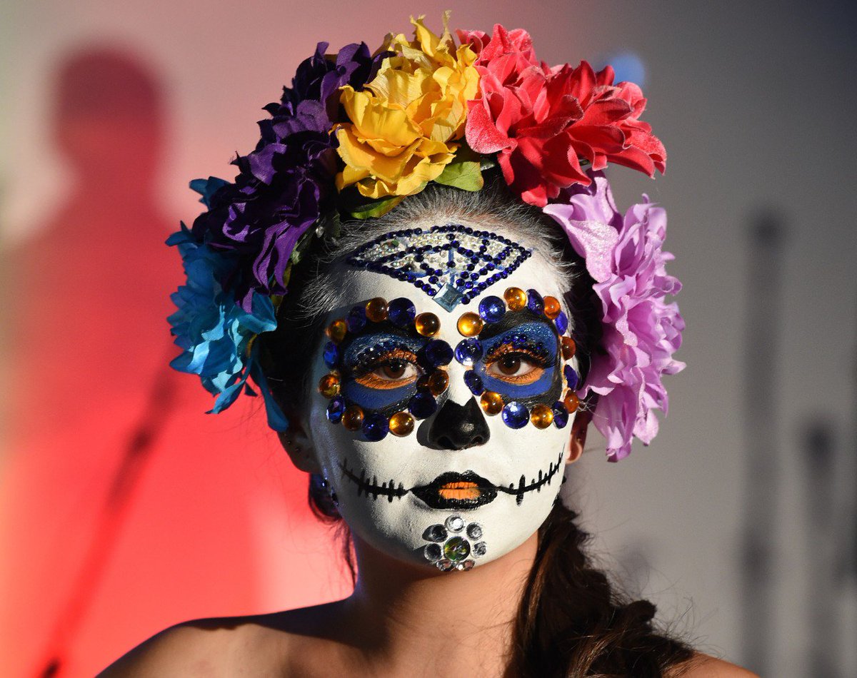 Slate's tweet photo. Why are there skulls everywhere? Because U.S. companies really love Day of the Dead: https://t.co/9mNSC5hmPQ https://t.co/bEQRizxhxL
