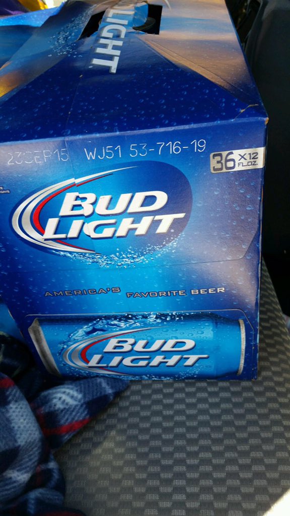 ChadJeezy8732's tweet photo. Yessir #36pack @budlight 😍 https://t.co/6rwZLOJGI8