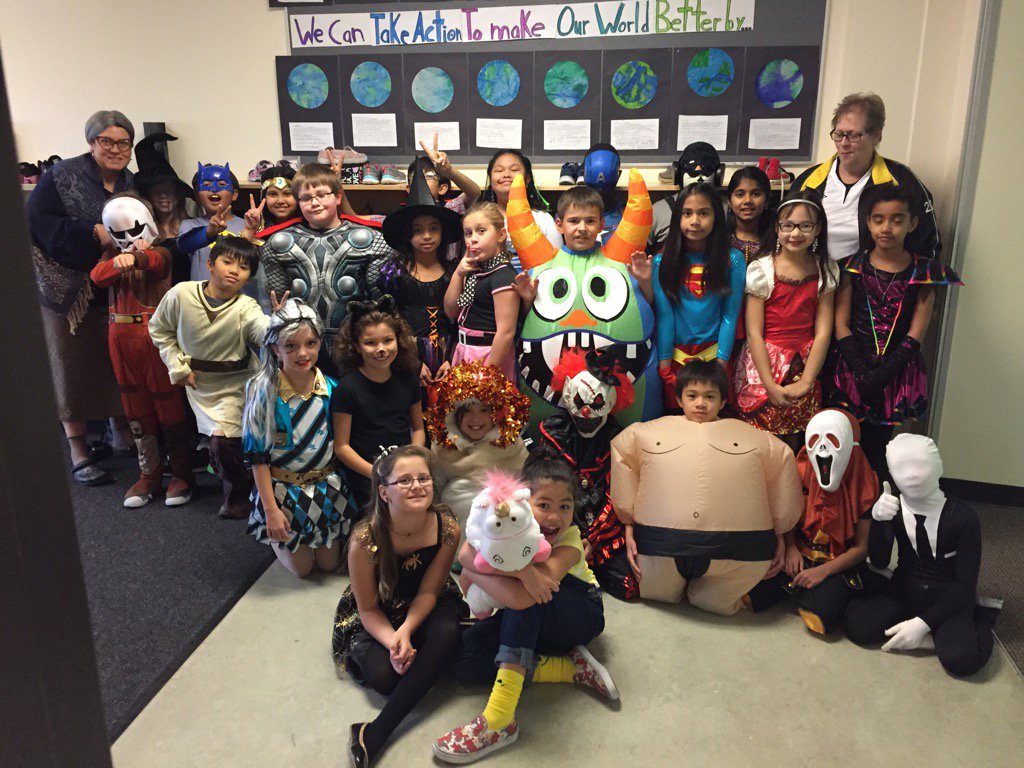 MrsMora4's tweet photo. Happy Halloween to all. Stay safe! 🎃@StClementECSD https://t.co/oCyuUCKqNL