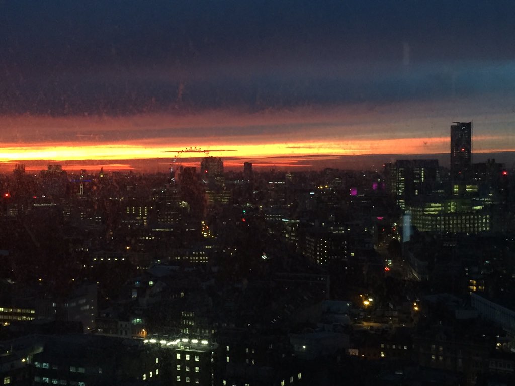 kingsdentistry's tweet photo. #Sunset from #GuysTower #redatnight #London .@KingsCollegeLon #londoneye https://t.co/6JYA9vxPj3