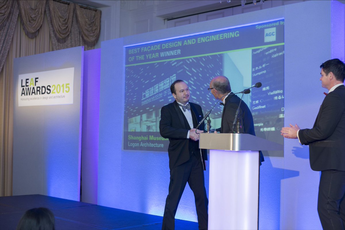 AGCGlassEurope's tweet photo. AGC presenting the #award for “Best Façade Design and Engineering of the Year” at #LEAF2015 @ArchitectAwards https://t.co/QBYES26UbF