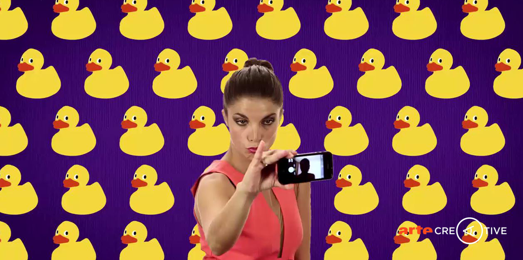 ARTEfr's tweet photo. Le #selfie, une nouvelle tyrannie ? https://t.co/nZJxaB7jF1 #ARTEselfie https://t.co/eCpQ2hiVSF