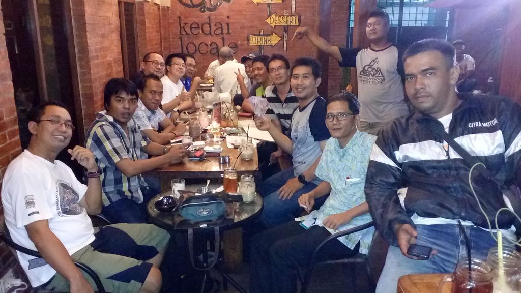 <a href="/AXICinfo/">infoAXIC</a> <a href="/AXIC_Cleopatra/">AXIC_Cleopatra</a> kopdar bulanan Cleopatra Chapter malam ini di Kedai Locale