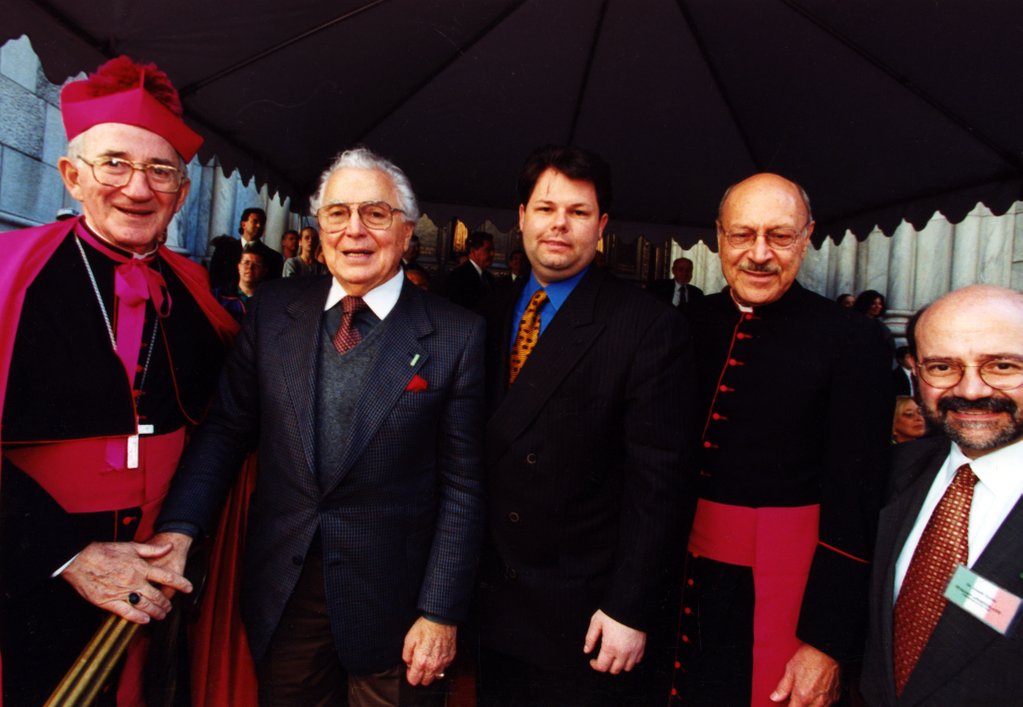 pauldavidpope's tweet photo. St Patrick's Cathedral for #ColumbusDay many moons ago with #JosephScelsa (right) and #MarioBiaggi (on my right) https://t.co/ZXLSlYIMnj