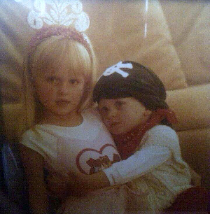 DanielleMoinet's tweet photo. #fbf to my sister @Msnikkishome &amp; I on Halloween! 🎃👻 Im a ballerina princess &amp; she's the worlds scariest pirate obvi https://t.co/LfLHXQ5xJQ