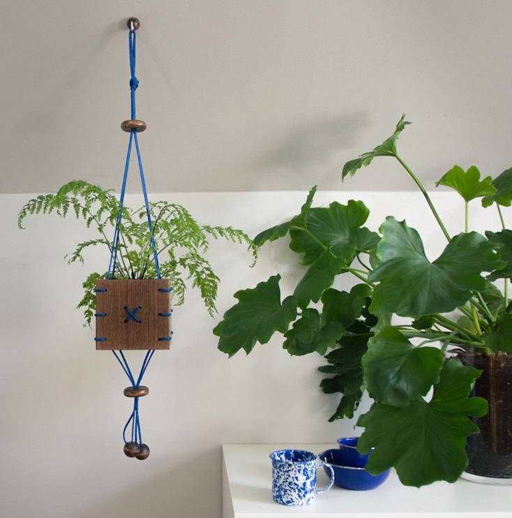 makersrowstore's tweet photo. No nails. No glue. This planter is 'cinched' together in Portland, Oregon https://t.co/sGBwiR3SZn https://t.co/HPwfZG1yAi