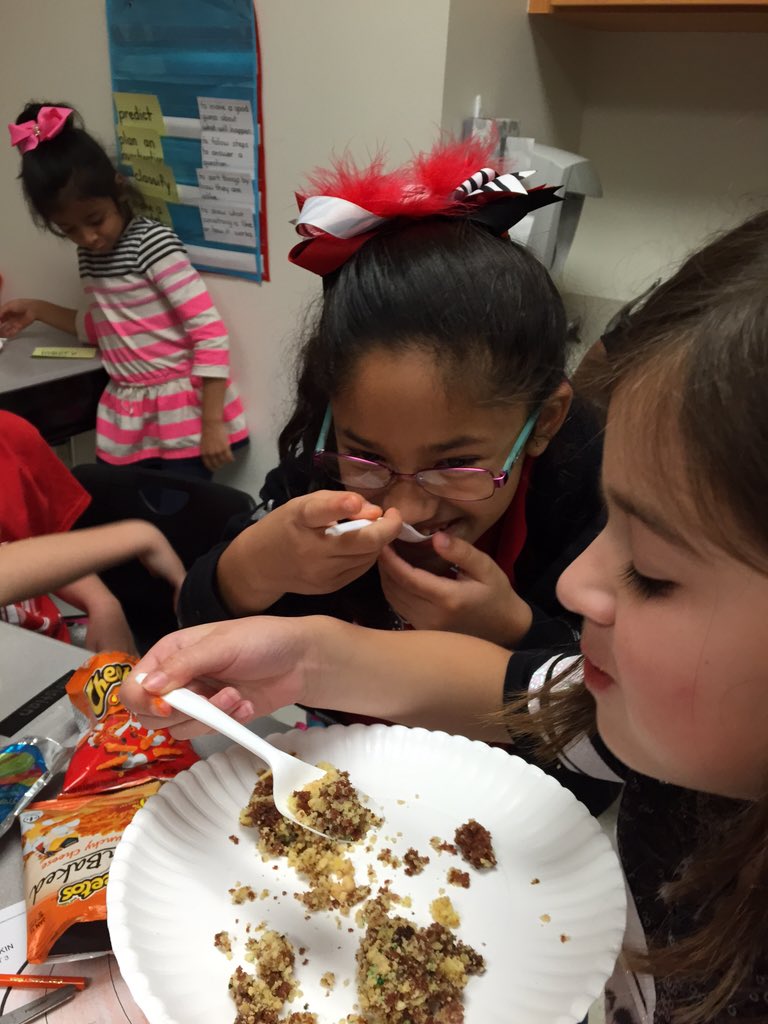 MichielleMorris's tweet photo. Kitty litter cake @ElemJacks #eljacks https://t.co/FAqJbl0s3O