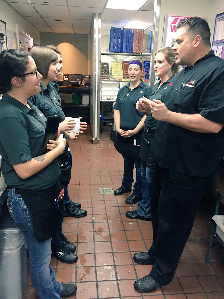ChilisEmily's tweet photo. @cmichaels314 getting the shift off to a great start! #rainingatls #happyfriday #chilislove #bigred https://t.co/6vl4ocJbx6