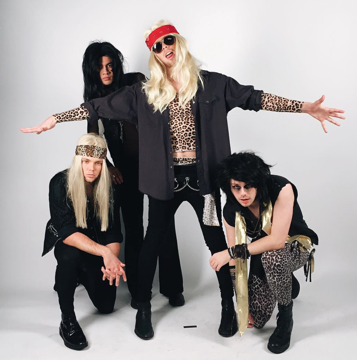 MTV's tweet photo. Meet #5SecondsOfSexx: https://t.co/xzvxvLgGfM @5SOS https://t.co/v7FldBmgTI